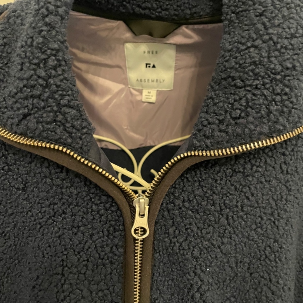 Blue jacket - Picture 2 of 3